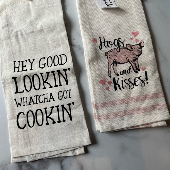 Tea towels and rubber spatulas from the Loveless Cafe - Picture 1 of 10